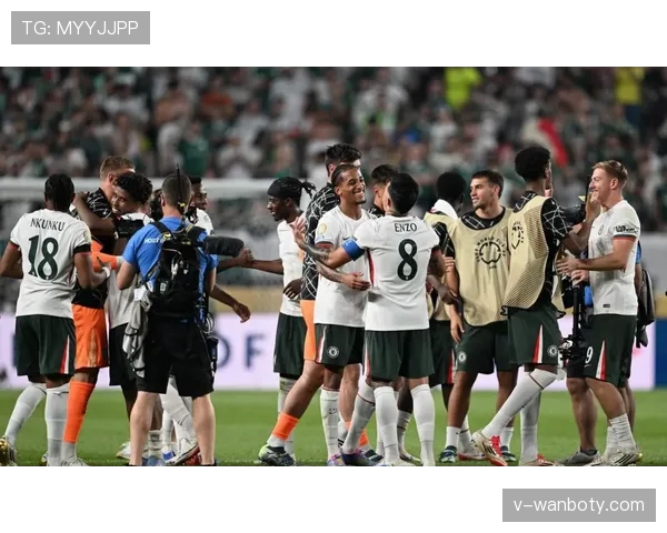 切尔西争四竞争形势复杂,多队混战致格局持续波动 切尔西争四竞争形势复杂,多队混战致格局持续波动